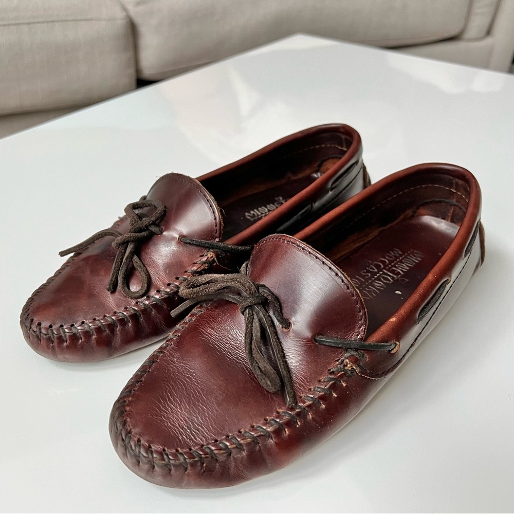Minnetonka Women's Vintage Driving Moccasins